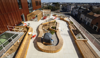 Les terrasses du nouveau siège Oui care sont pensées comme autant d’espaces de vie accessibles aux salariés. 
